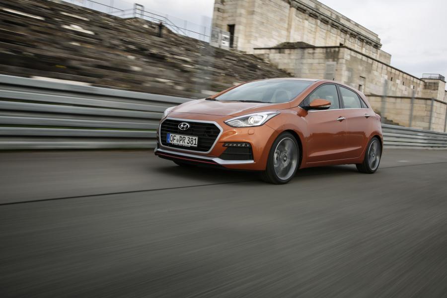 Hyundai i30 5-Door Turbo 2015 года  (фото 17 из 23)